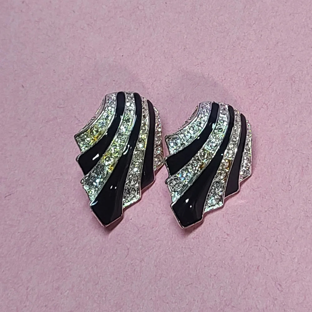 Avon vintage silver tone rhinestones enamel earrings - Picture 3 of 17